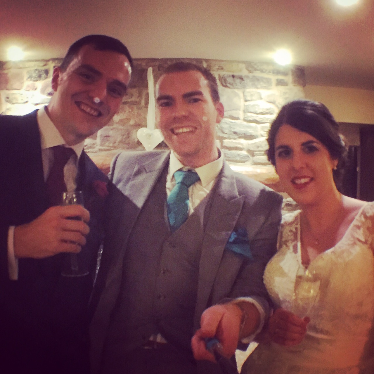 beeston manor magician sam fitton with bride and groom antony and laura